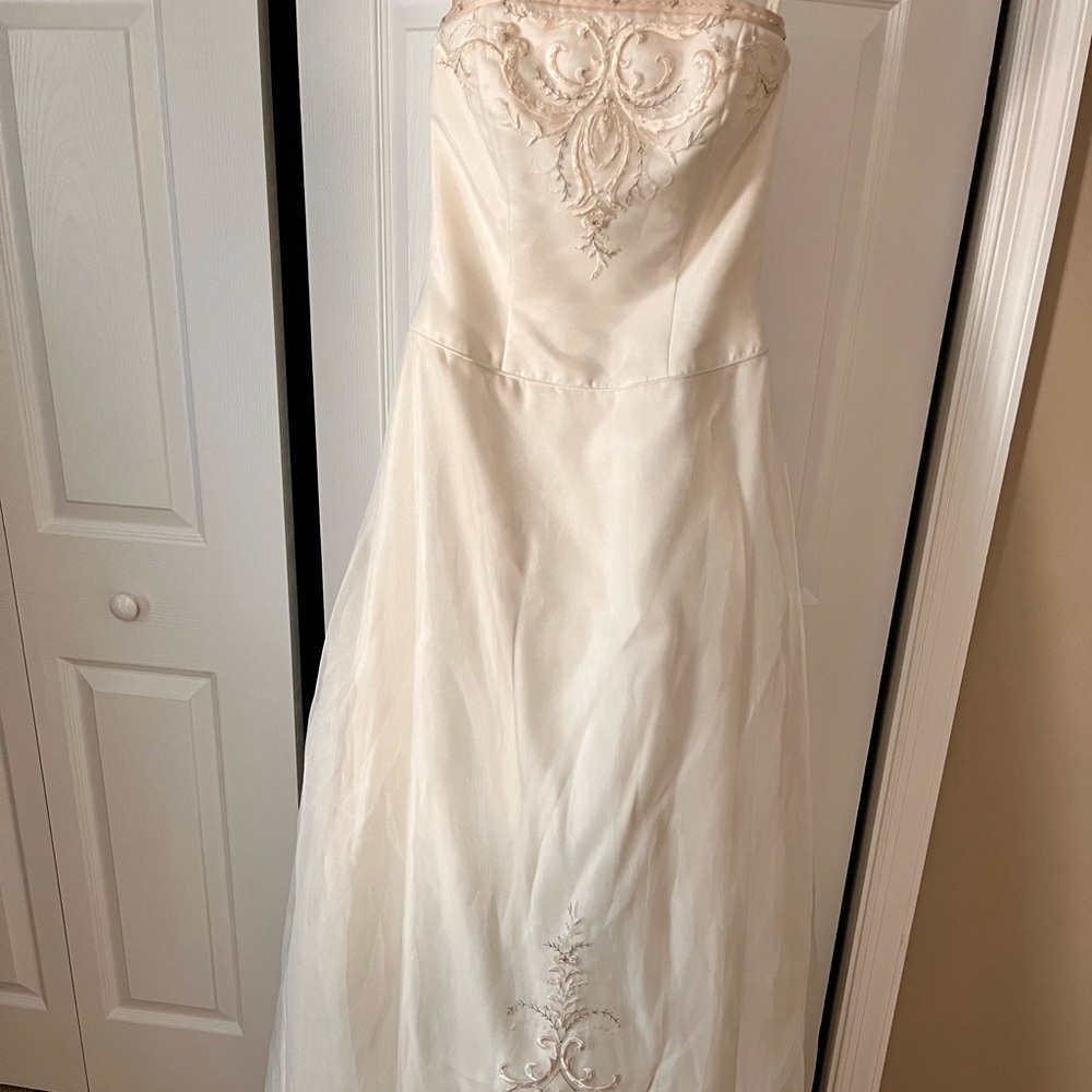Wedding dress